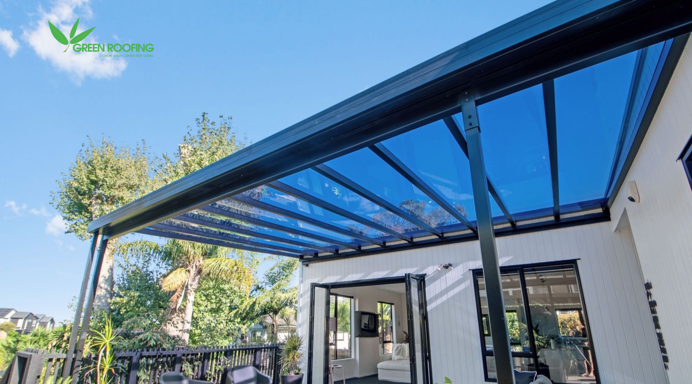 tấm polycarbonate đặc 5mm là lựa chọn lý tưởng nhờ bề mặt phẳng mịn,