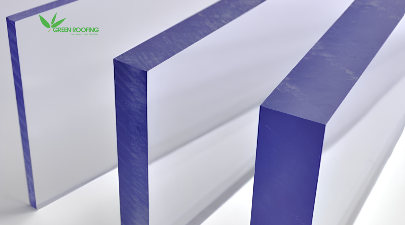 ấm lợp lấy sáng polycarbonate đặc ruột phẳng phủ UV chính hãng hiện có đầy đủ độ dày